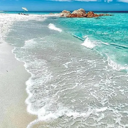 Casa Vacanza A 2 Passi Dalla Spiaggia La Caletta